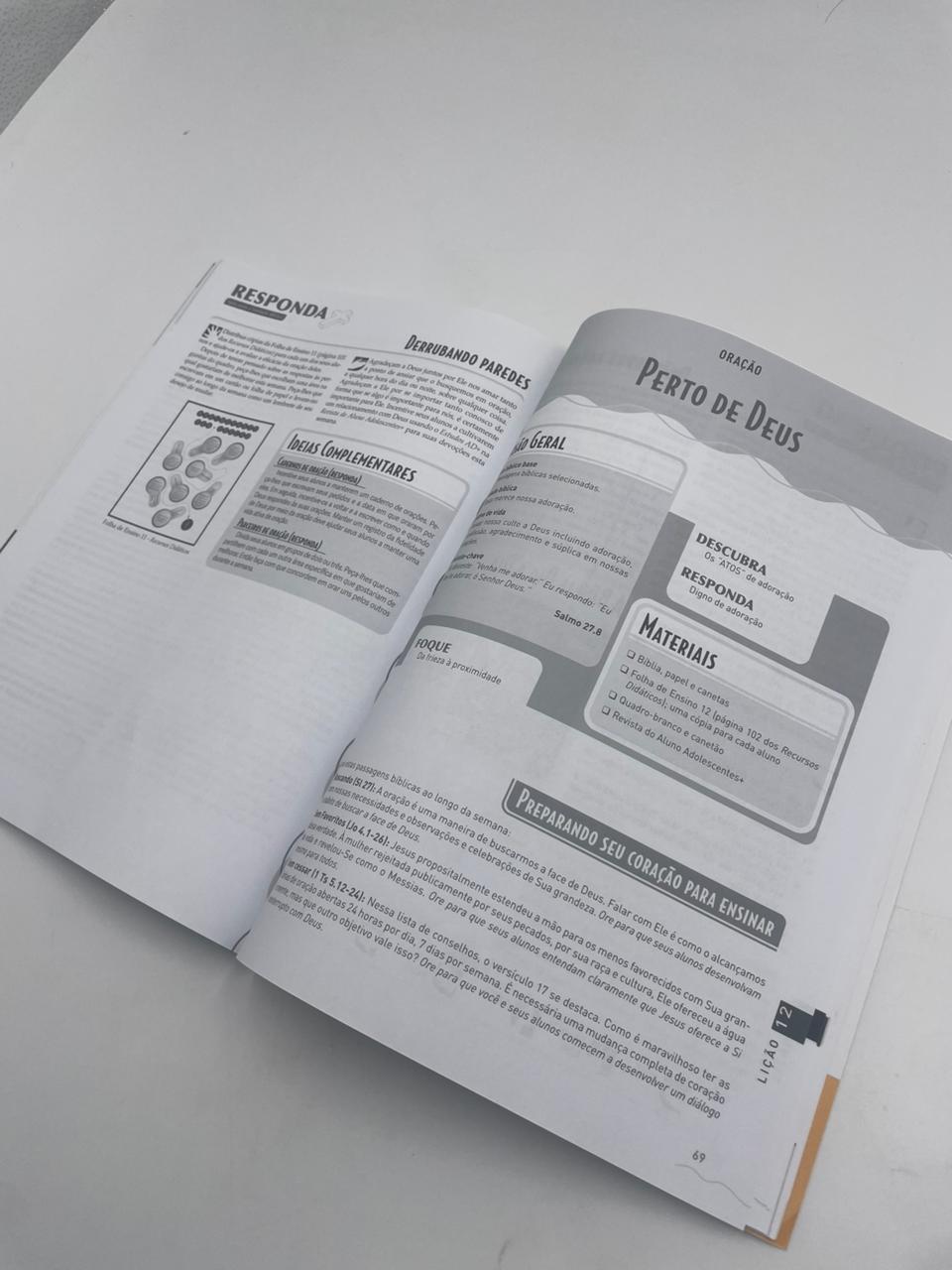 Revista EBD Adolecentes (15 a 17 anos) - Deus Fala e Ouve - PROFESSOR